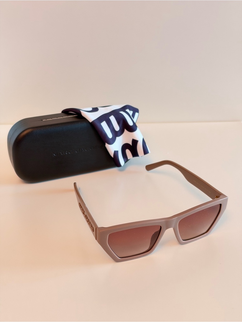 Marc Jacobs Taupe Square Sunglasses with Brown Gradient Lenses MARC 657/S